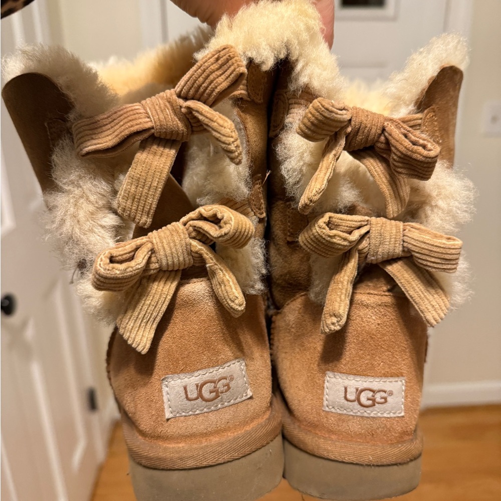 UGG Chestnut Bow Boots